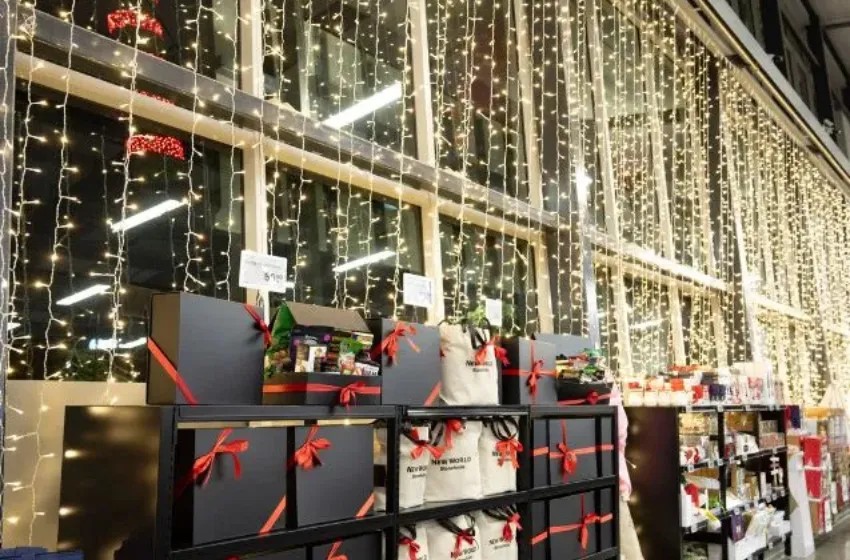 New World Stonefields Sparkles with Christmas Magic