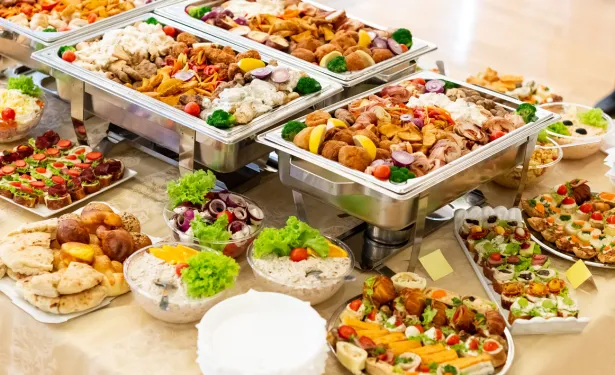 How to Start a Catering and Food Delivery Service Business in Dubai, UAE