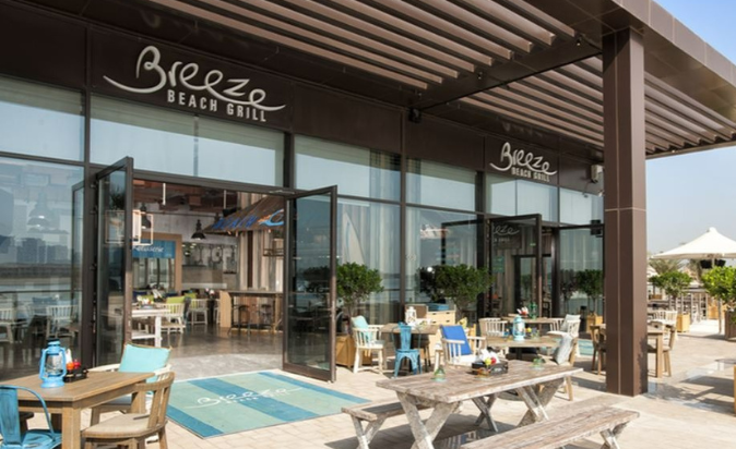 Ría Restaurant and Beach Bar replaces Breeze Beach Grill